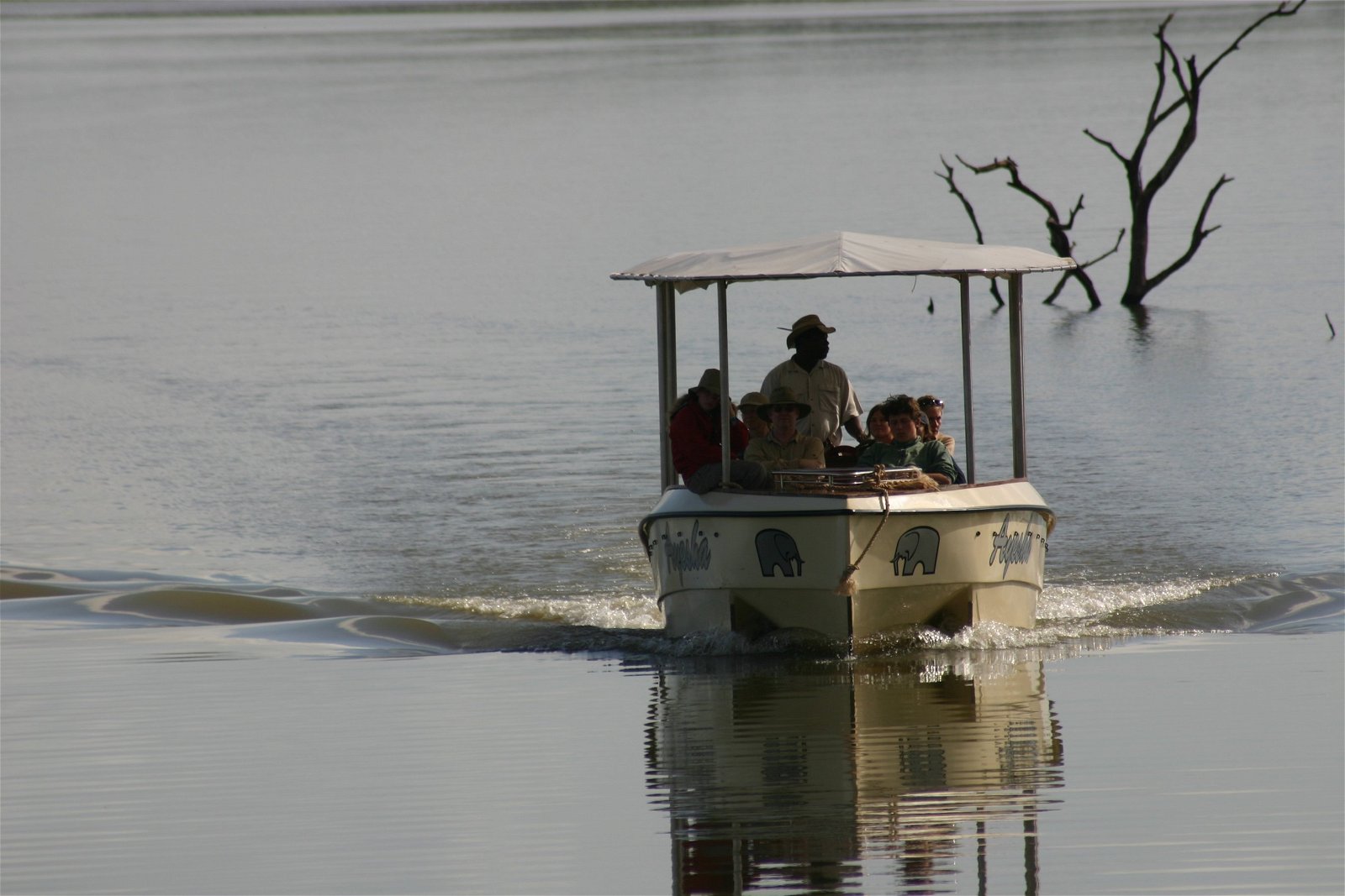 White Elephant Safari Lodge in Jozini Lake 4