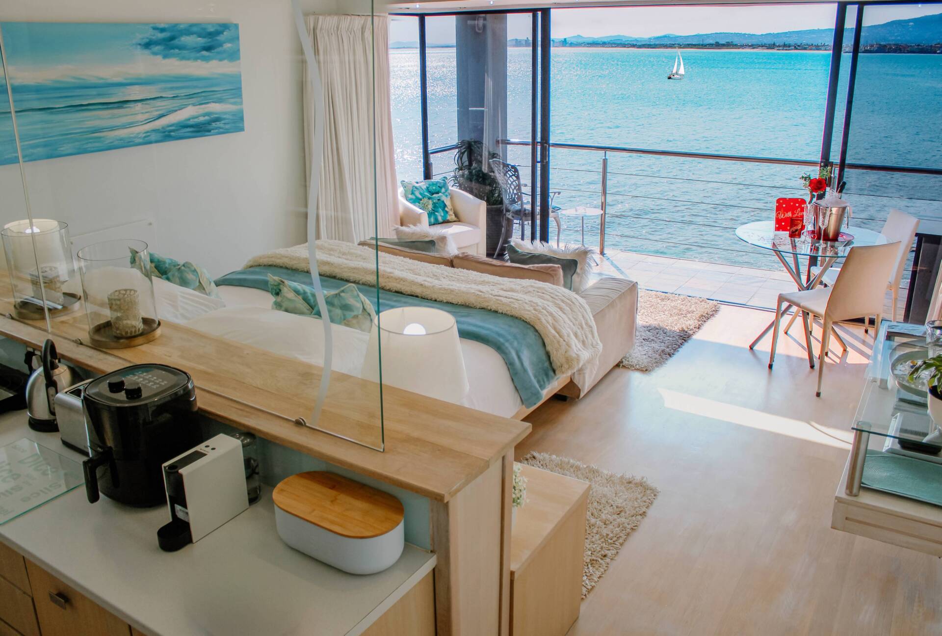 185 on Beach Boutique Suites & Apartments