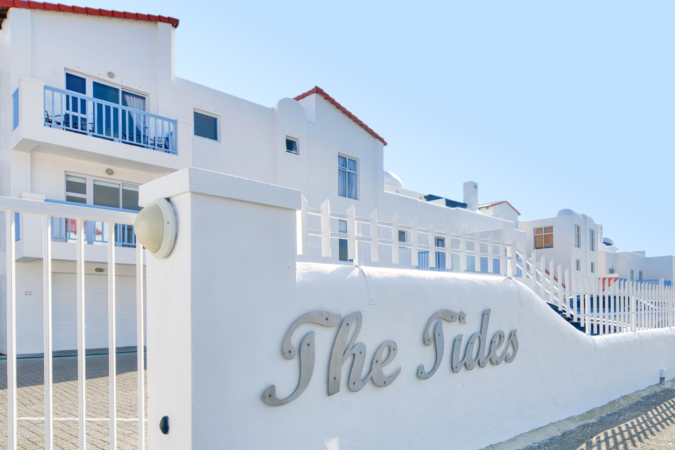 25 The Tides image 4