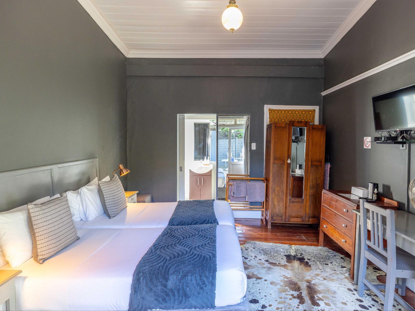 Room 1 — Photo of the whole room