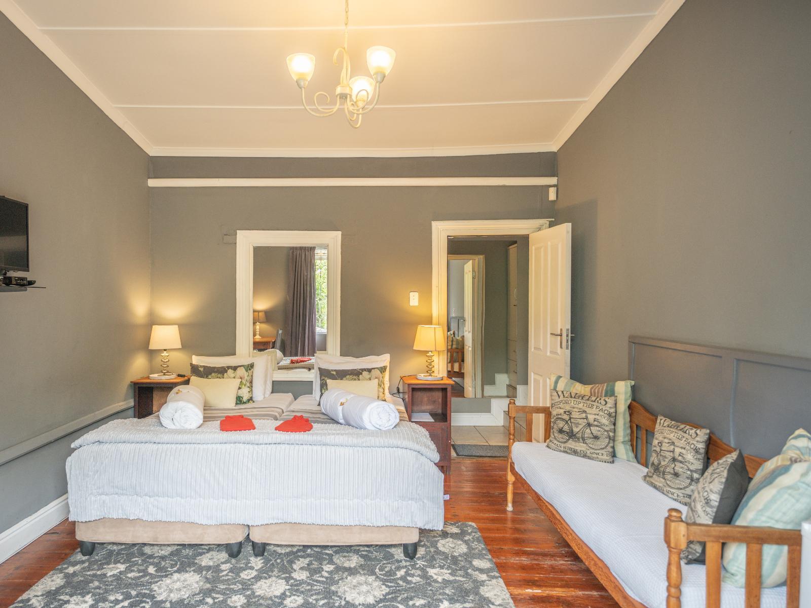 Room 10 — Photo of the whole room