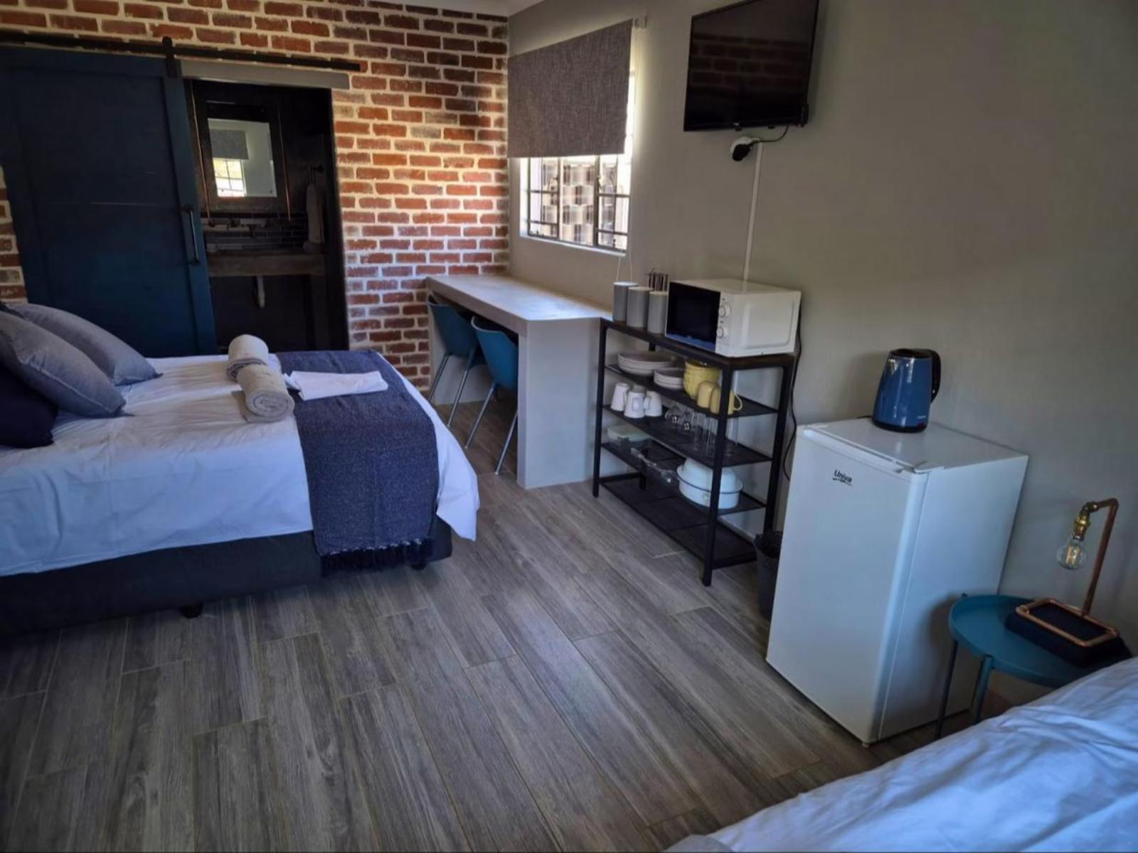 Room 2 — Photo of the whole room