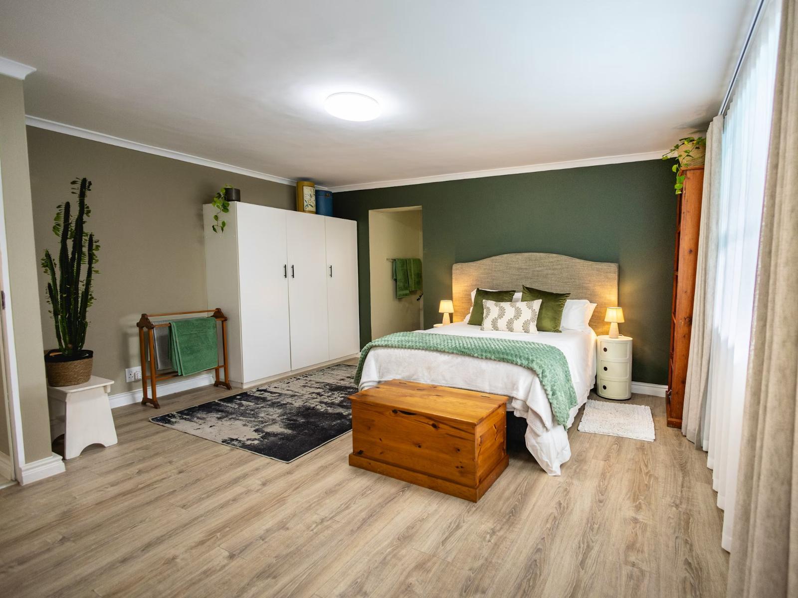 Room 2 — Photo of the whole room