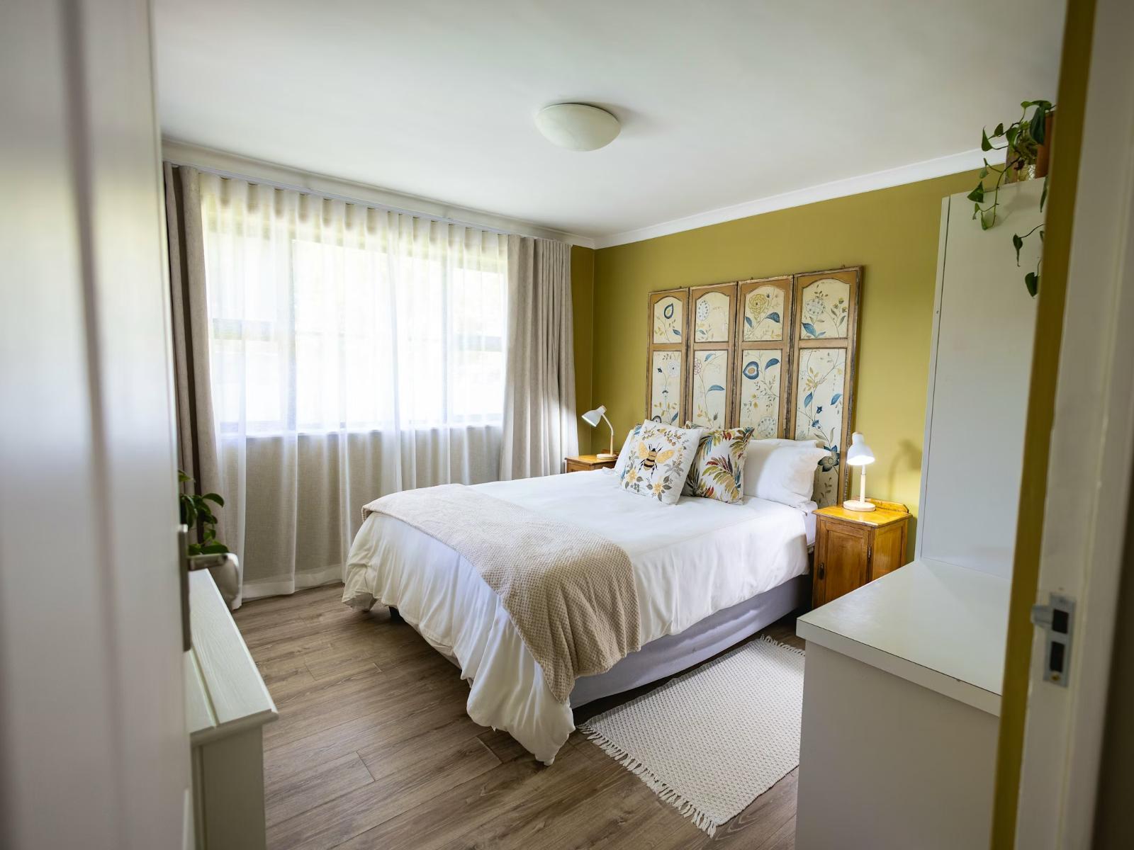 Room 1 — Photo of the whole room