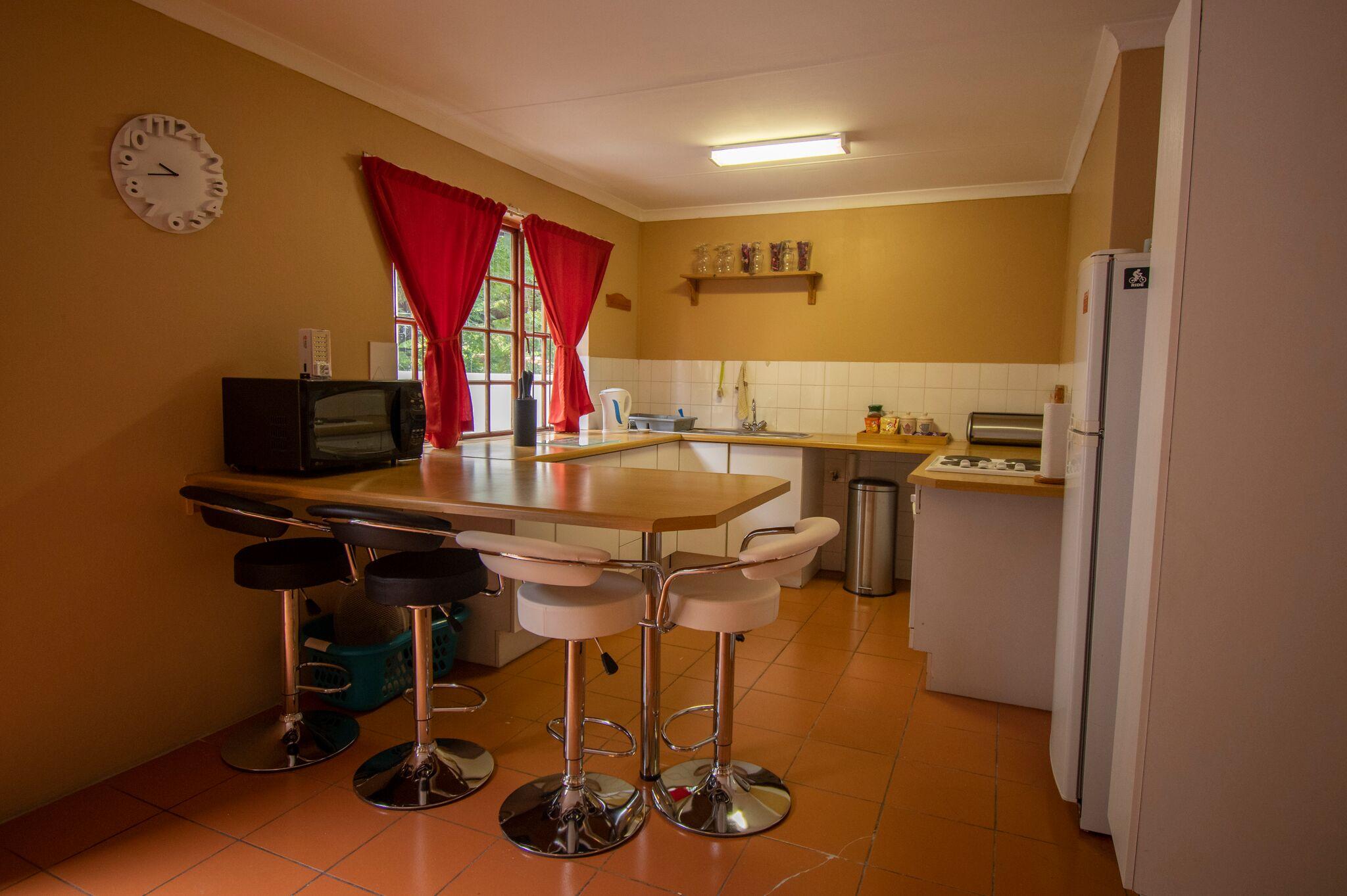 Abby Cottages in Randburg 5