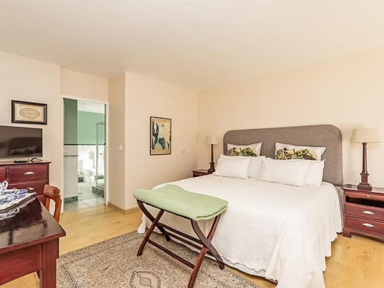 Room 1 — Photo of the whole room