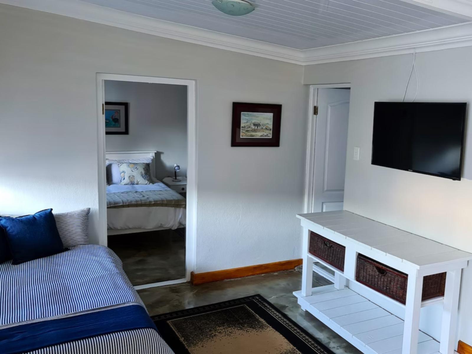 Room 2 — Photo of the whole room