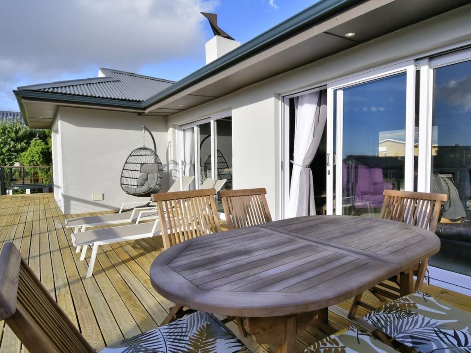 Room 1 — Balcony/Terrace