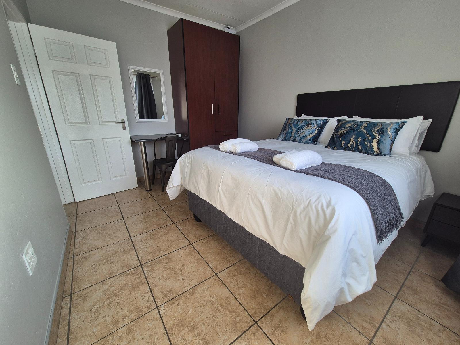 Room 2 — Photo of the whole room