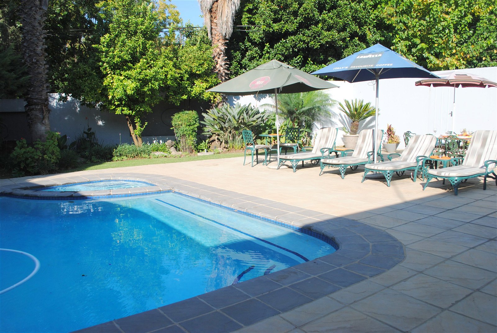 6 On Morris Guest House image 2