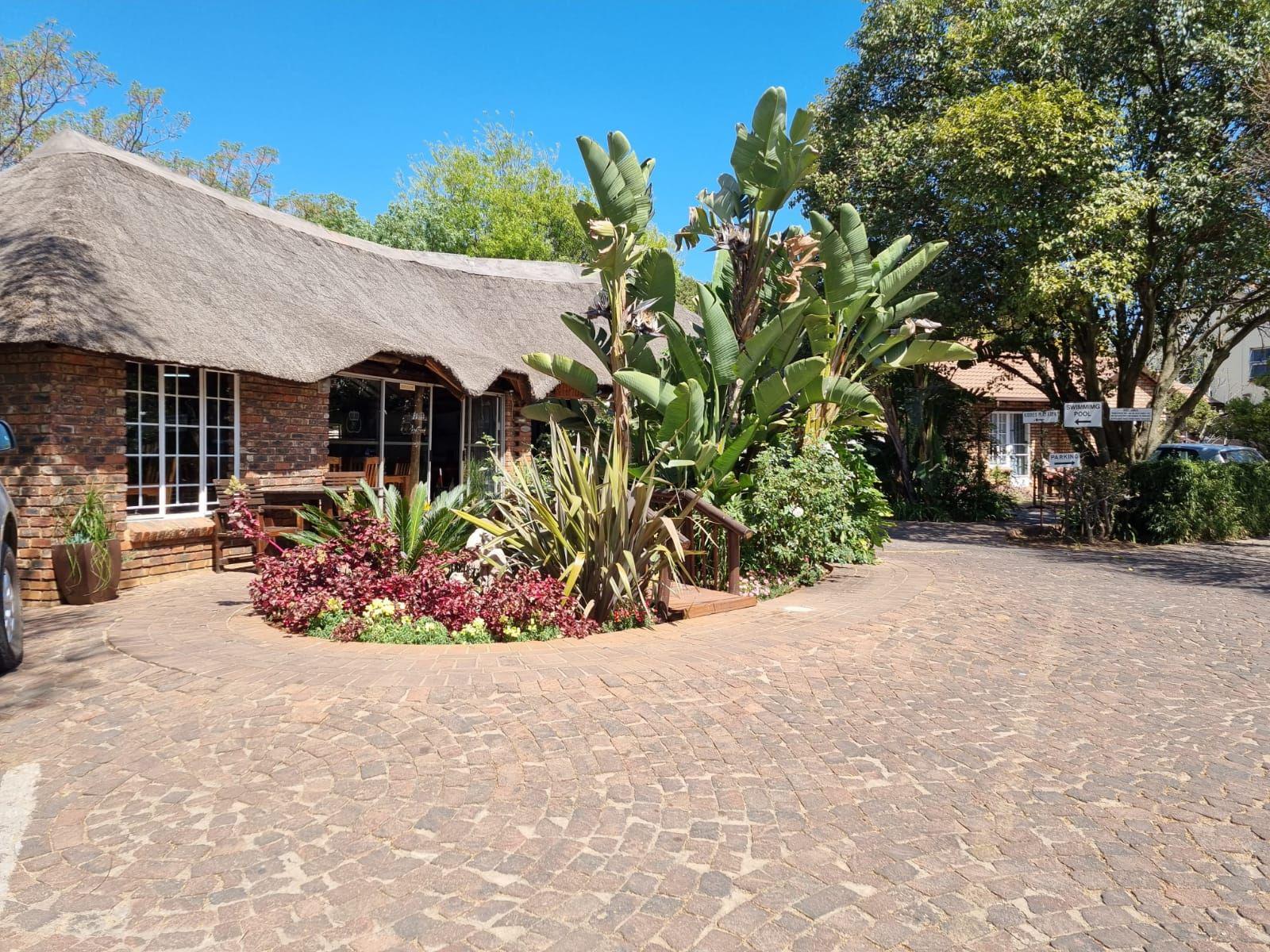 Airport Inn B&B and Emerald Guesthouse