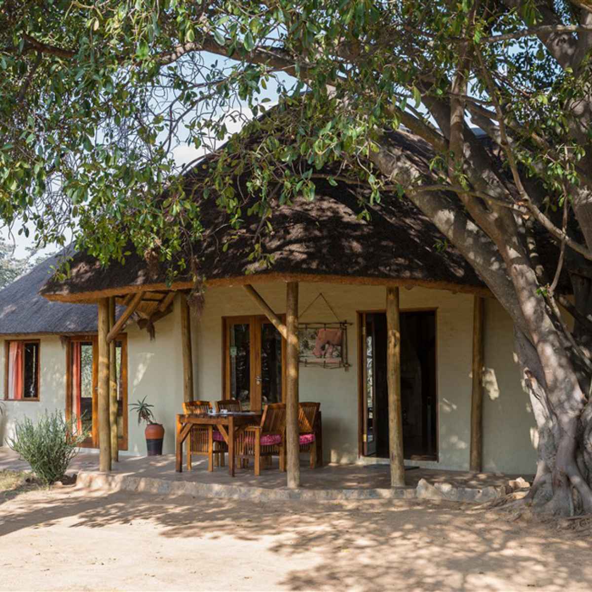 Ama Amanzi Bush Lodge