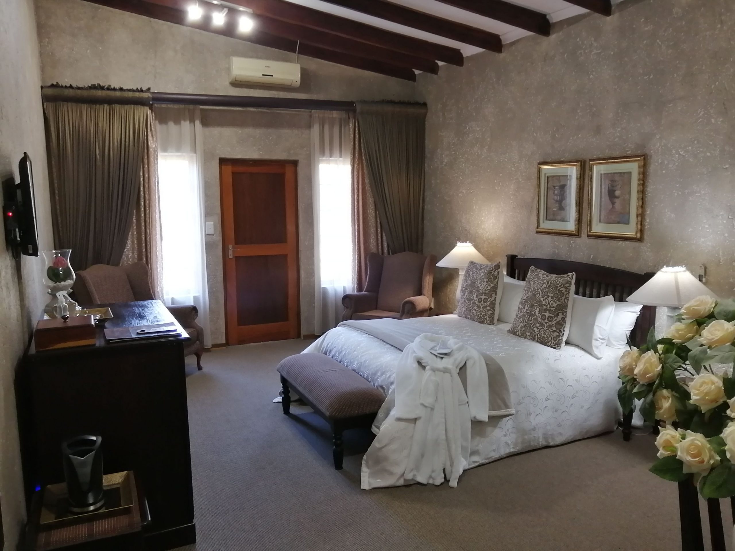 Ancient Emperor Guest Estate image 2