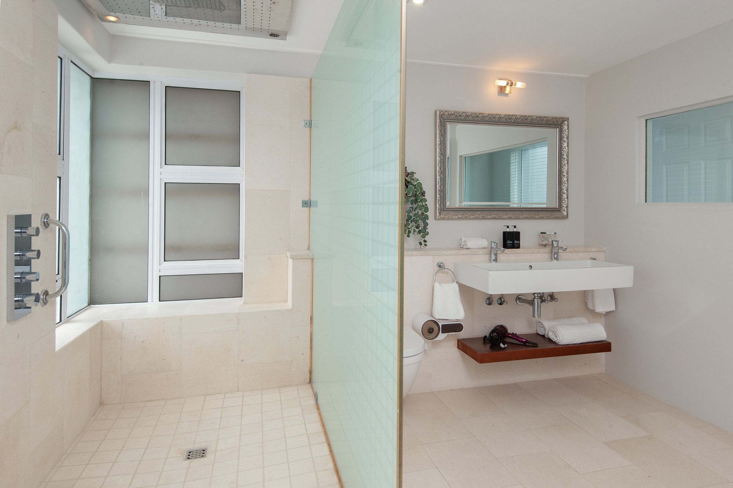 Absolute Ocean Boutique Guesthouse image 3