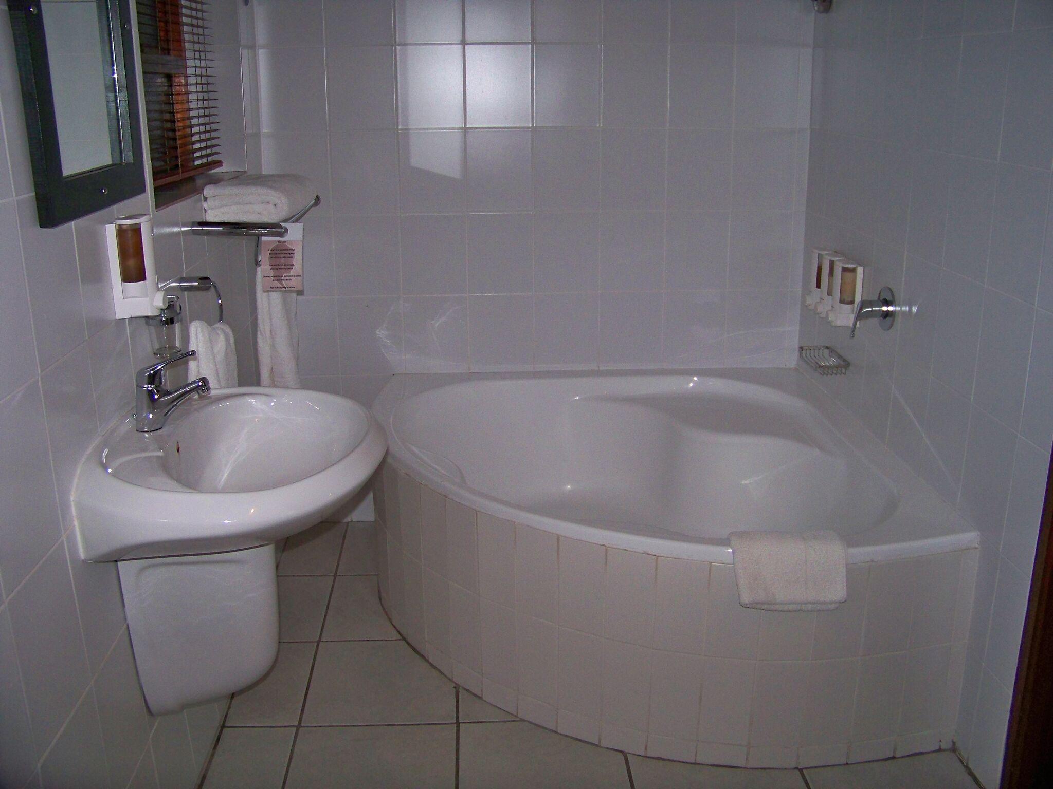 La Martha's Air-Port Guest House image 4