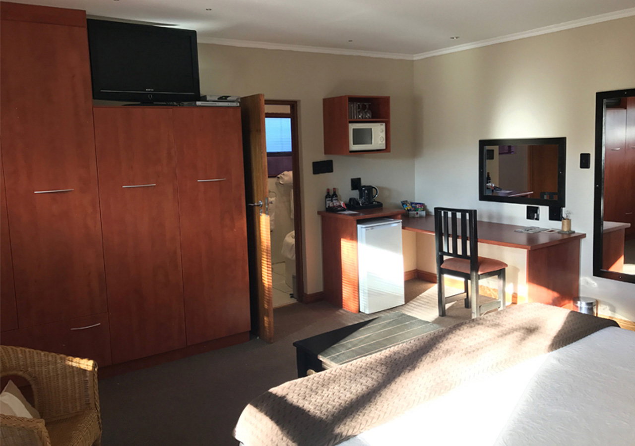 La Martha's Air-Port Guest House image 2