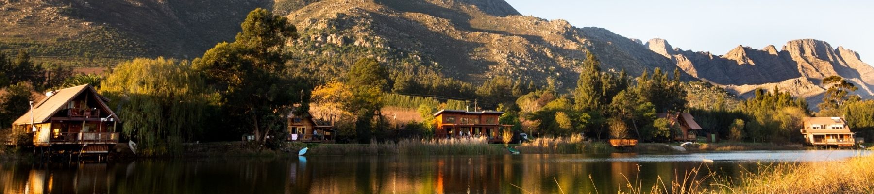 Arum Lily Cottage & Log Cabins
