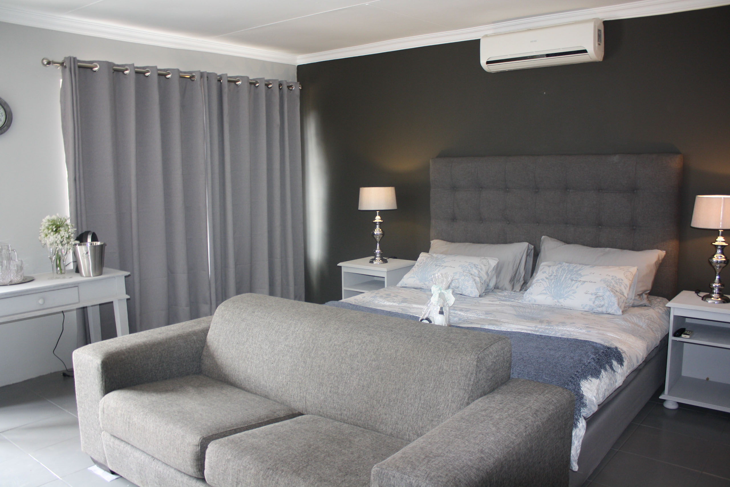 Arum Lily Guest Cottage in Baviaanspoort