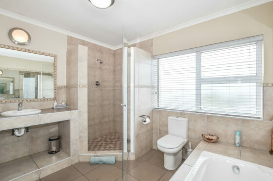 Atlantic Breeze Guest House image 4