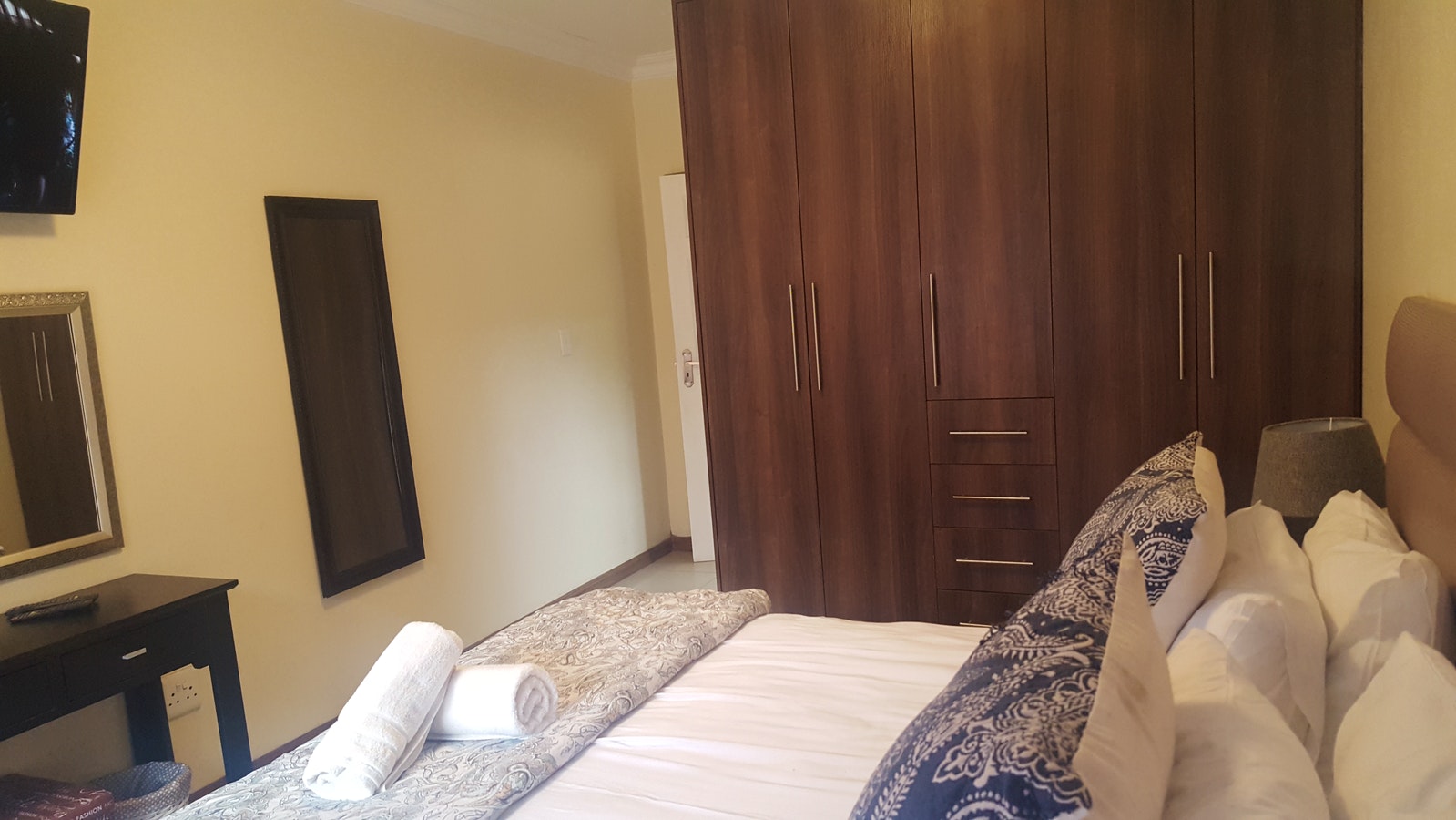 Clarens Manor House