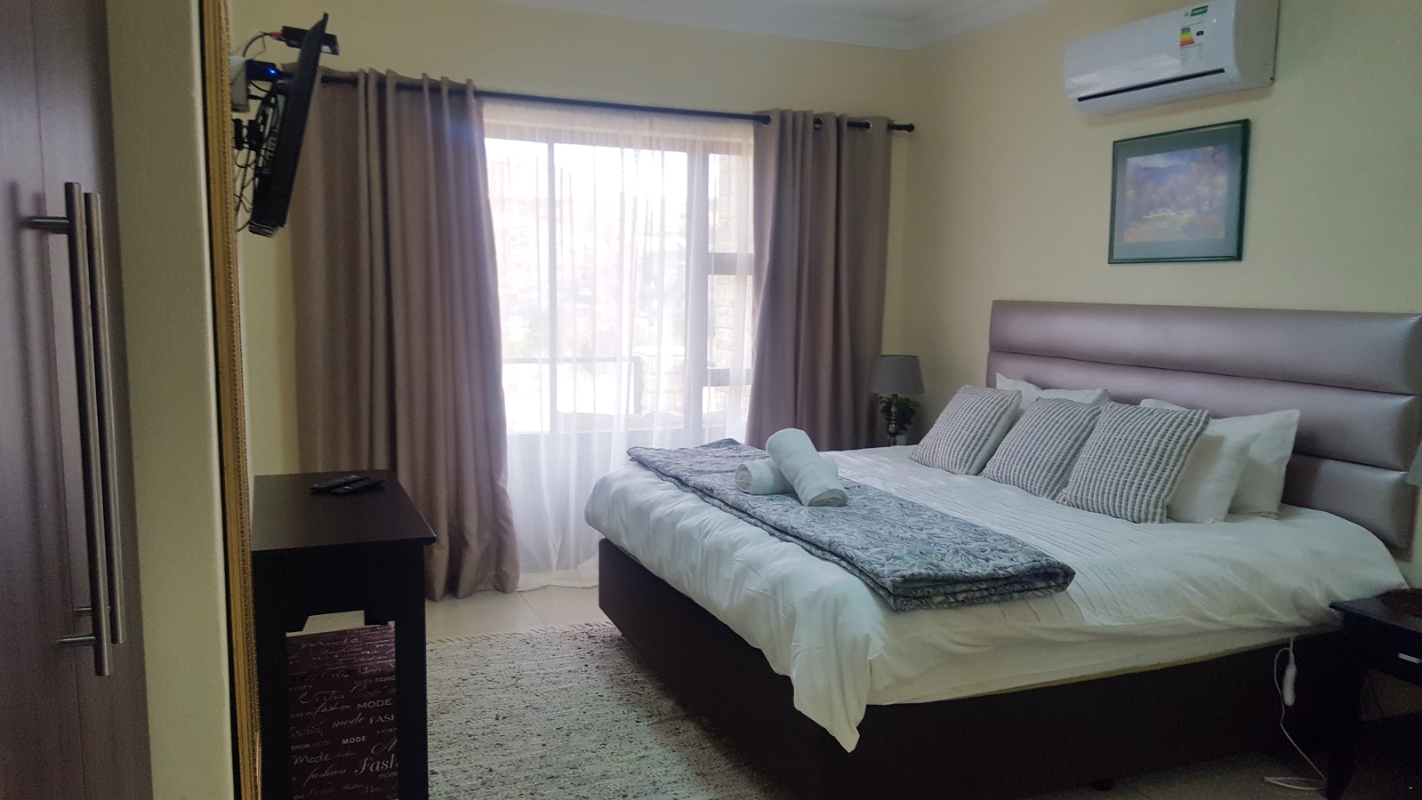 Clarens Manor House