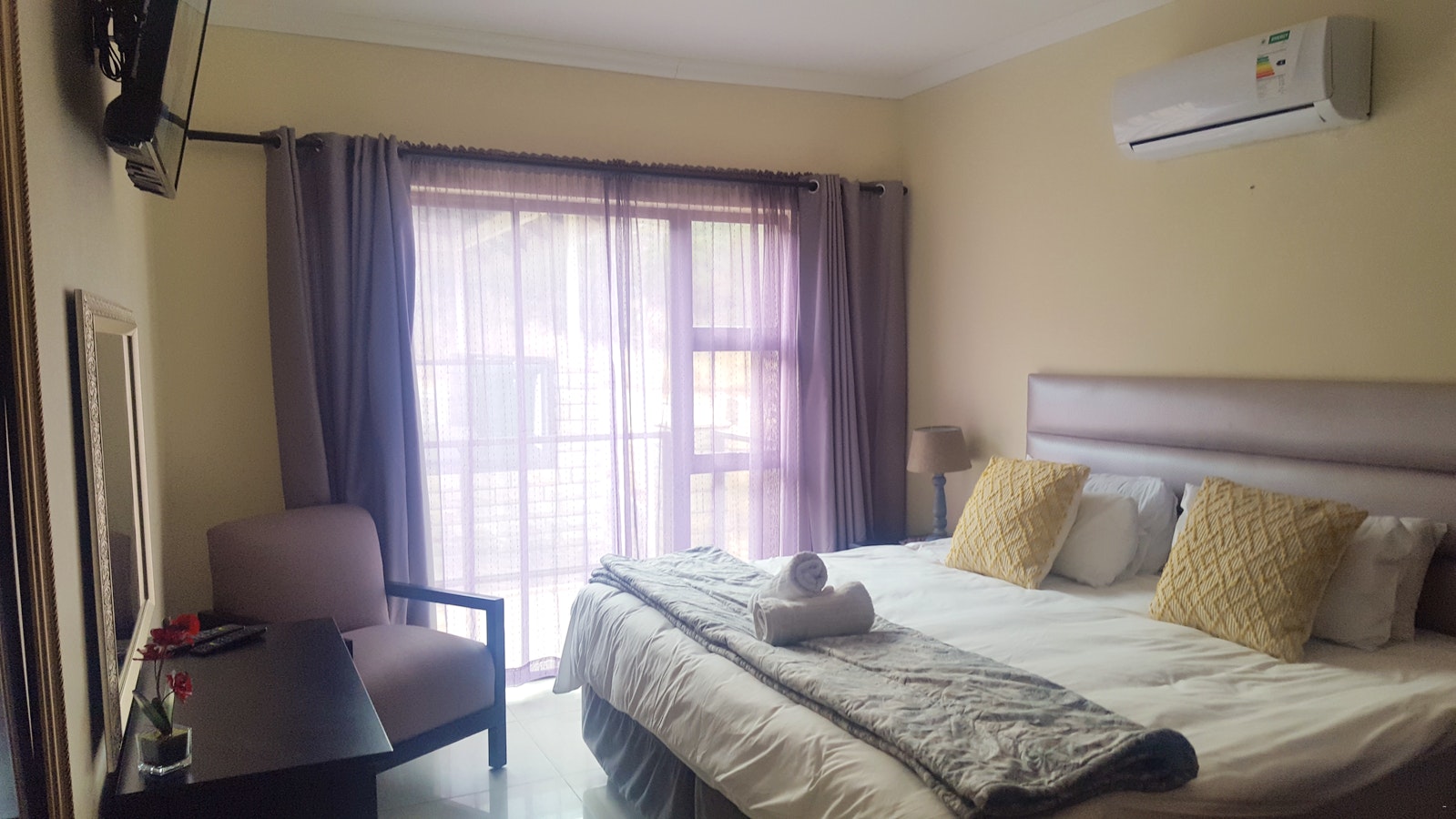 Clarens Manor House