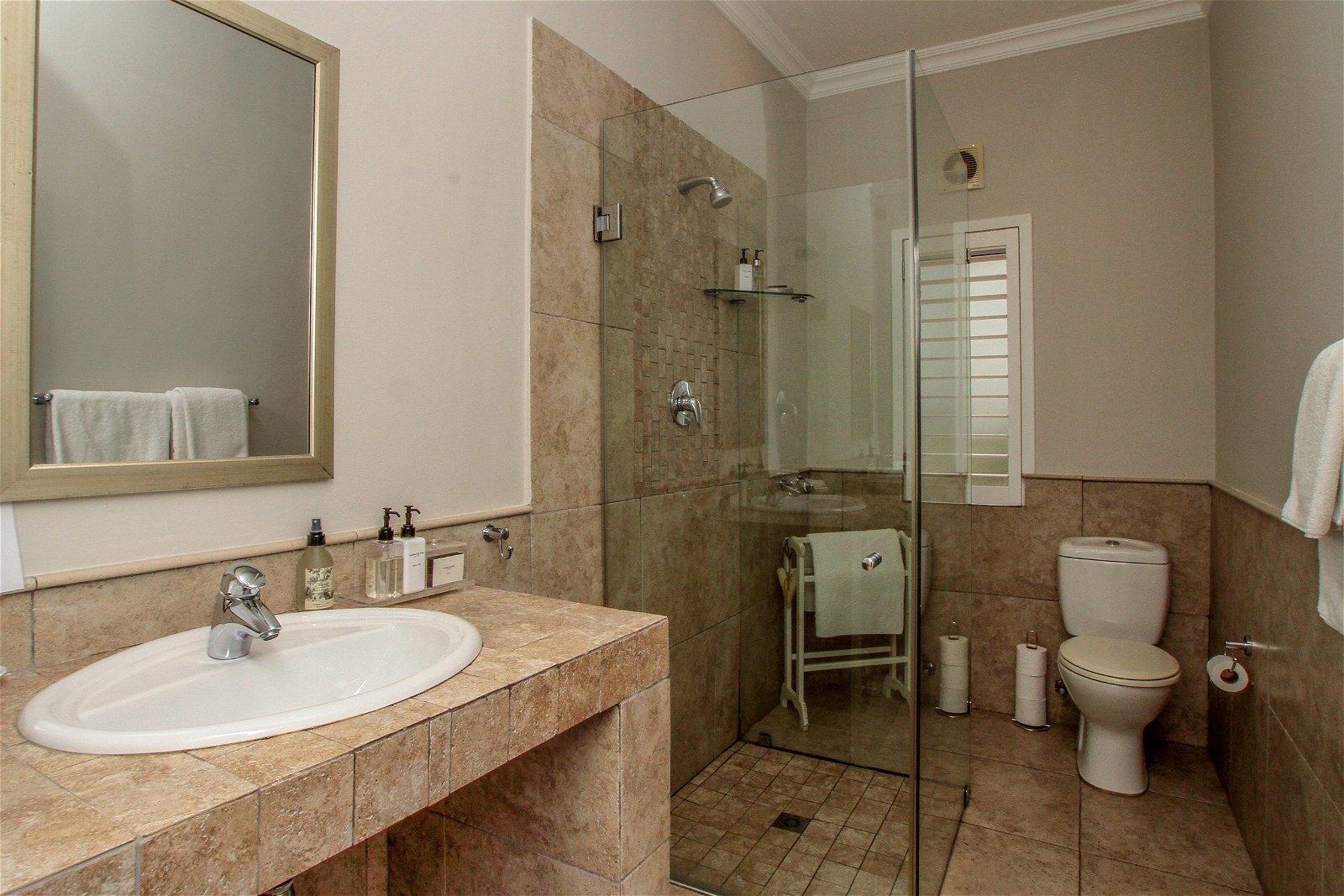 Sandals Guest House image 5