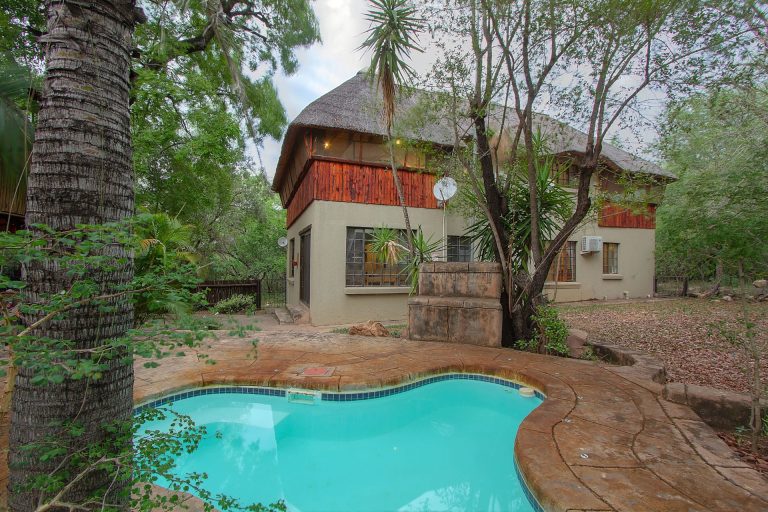 Marloth Kruger Bush Villa image 5