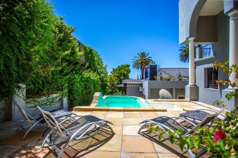 Cape Riviera Guest House image 5