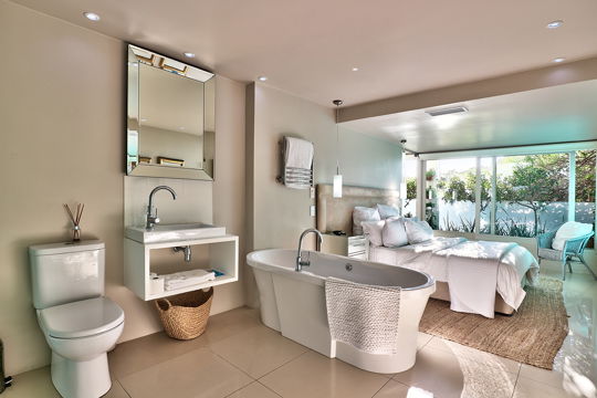 Clifton Beach Bungalow image 5