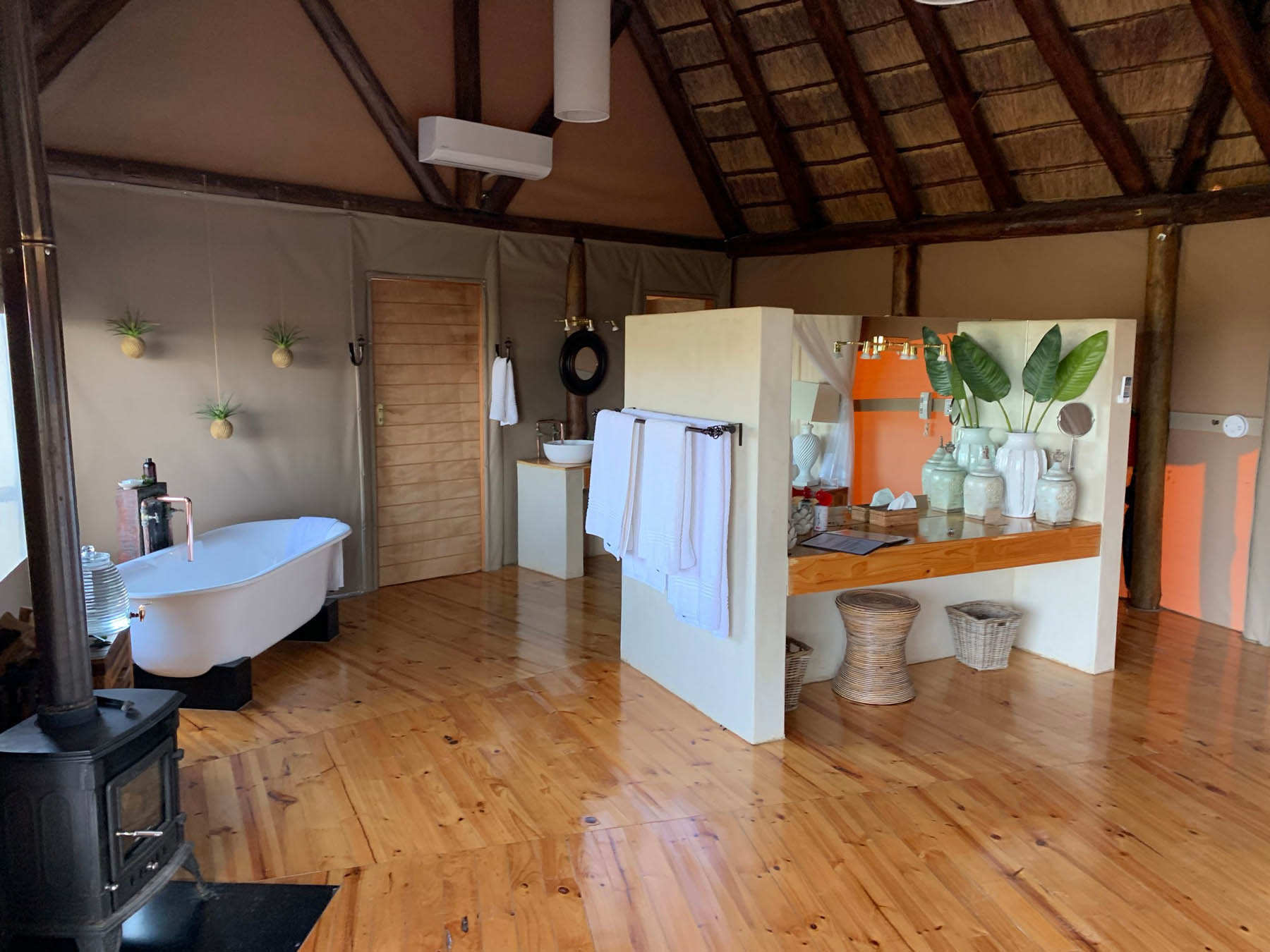 Bush Lodge