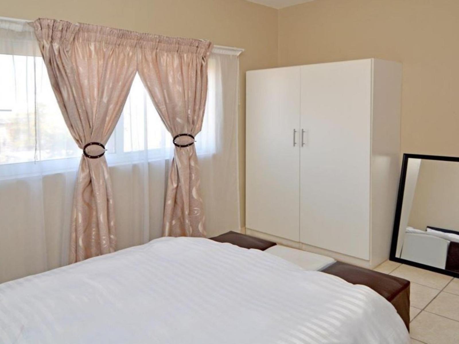 Room 1 — Photo of the whole room