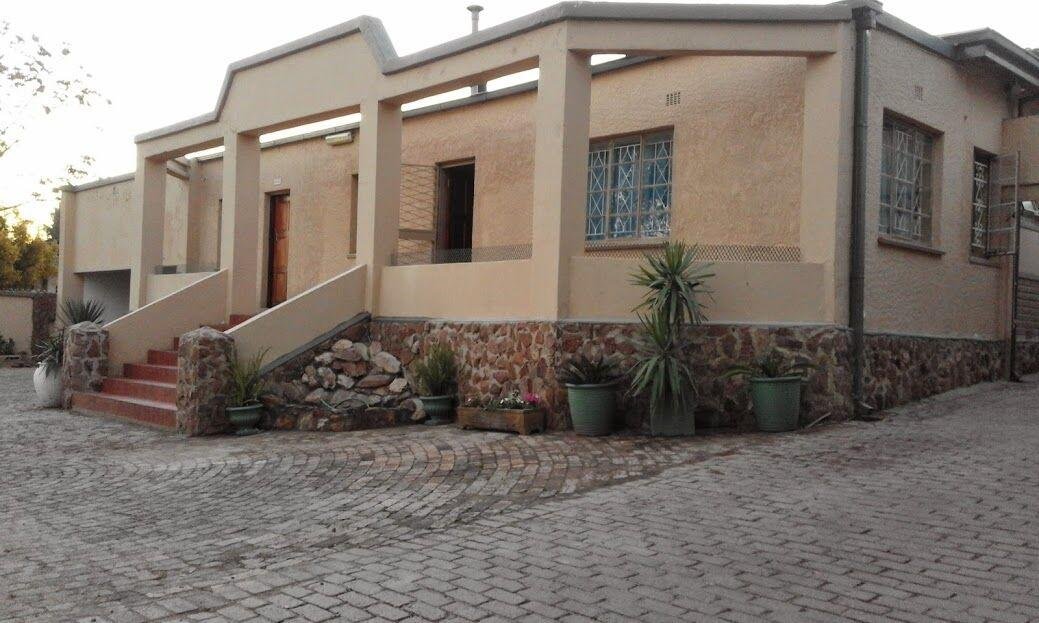 Suburbian Lodge