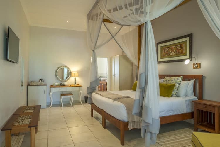 Batonka Guest Lodge in Victoria Falls 4
