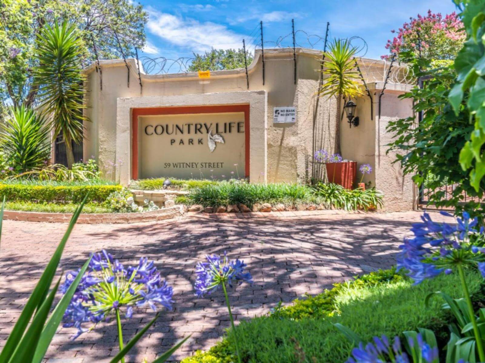 Country Life Park Townhouses