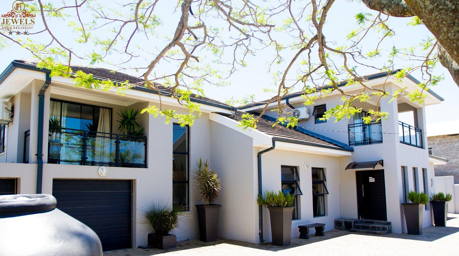 JFT Jewels Guest House and Self-Catering Apartments