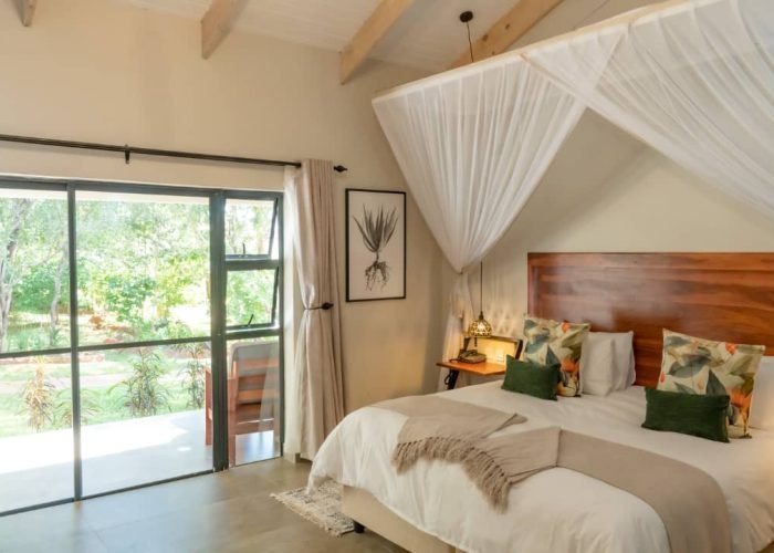 Kasambabezi Lodge in Victoria Falls 4