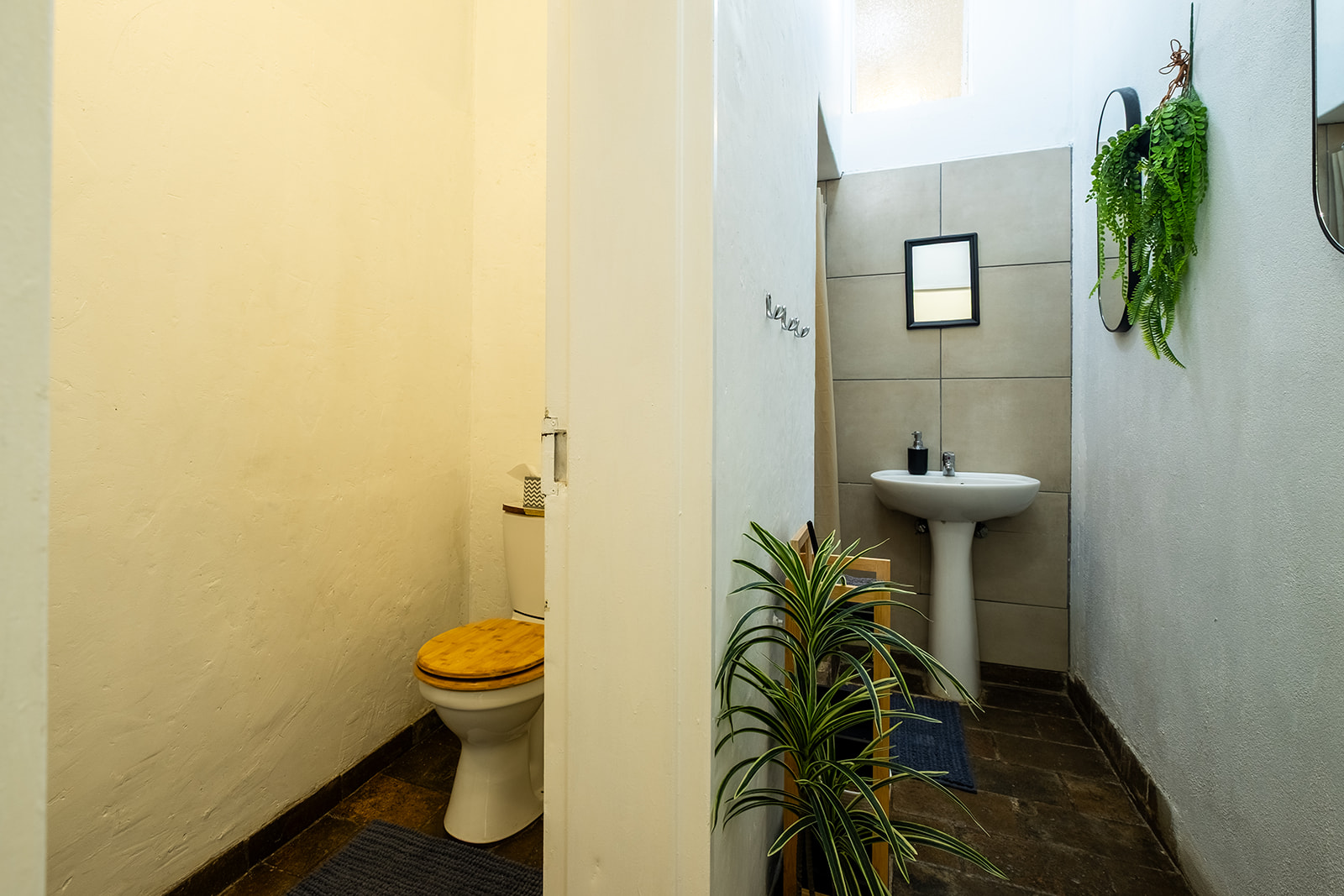 Kate's Nest Guesthouse & Tours