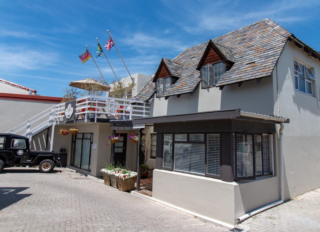TwentyFour17INN Guest House