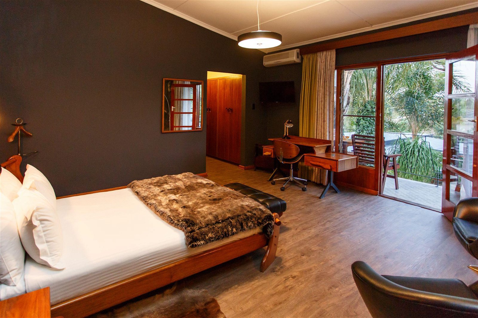 Miles B&B Guest House image 5