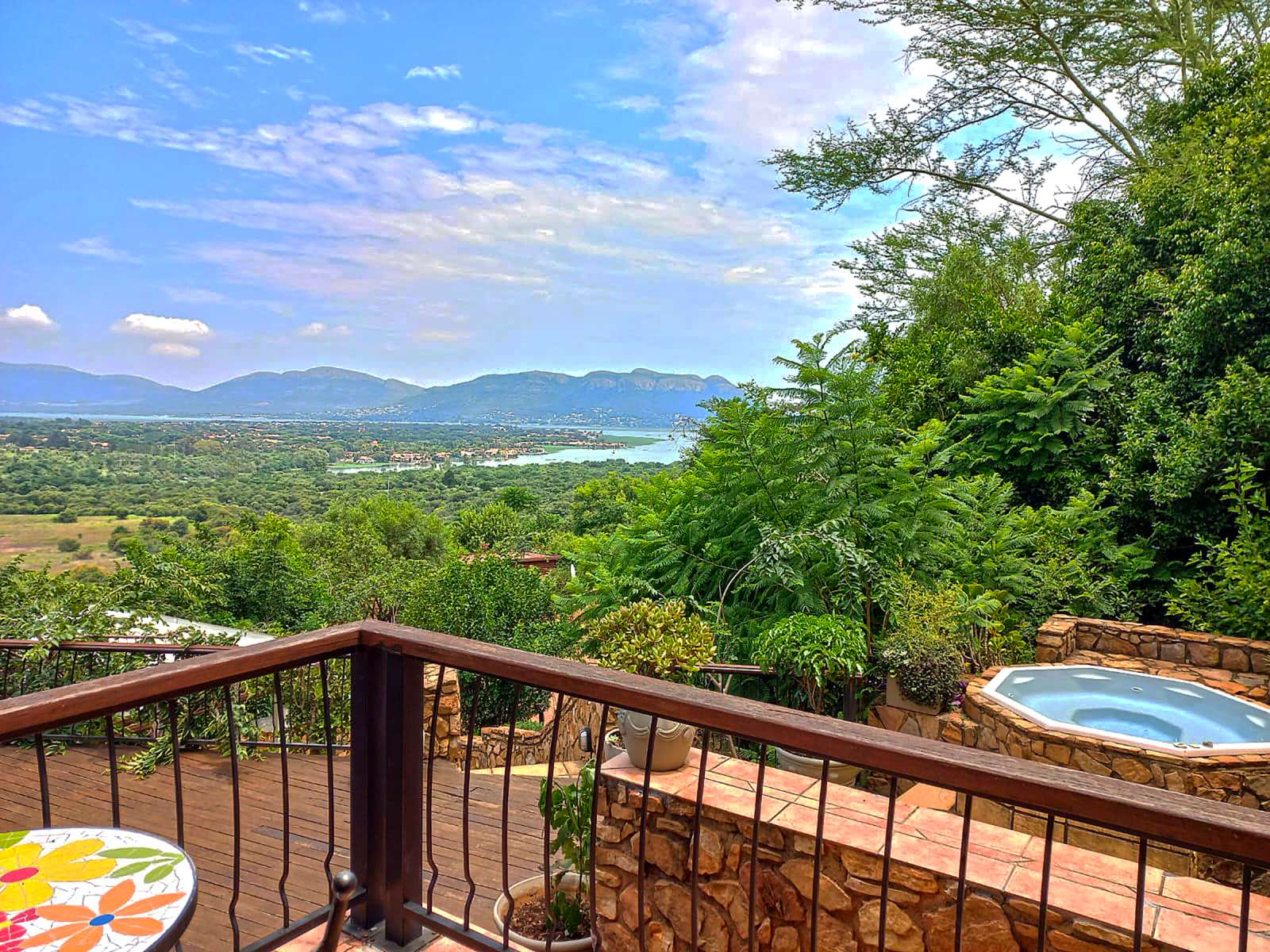 La Montagne Guest Lodge