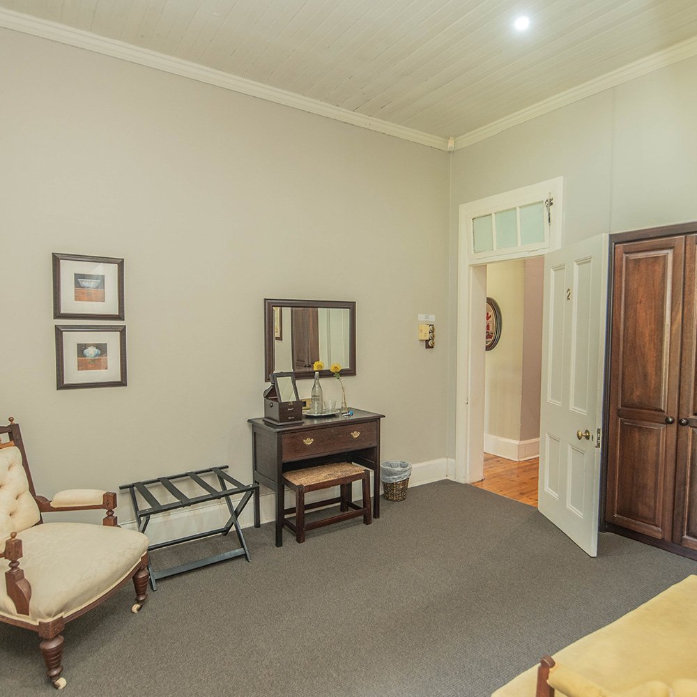 Broadlands Country House