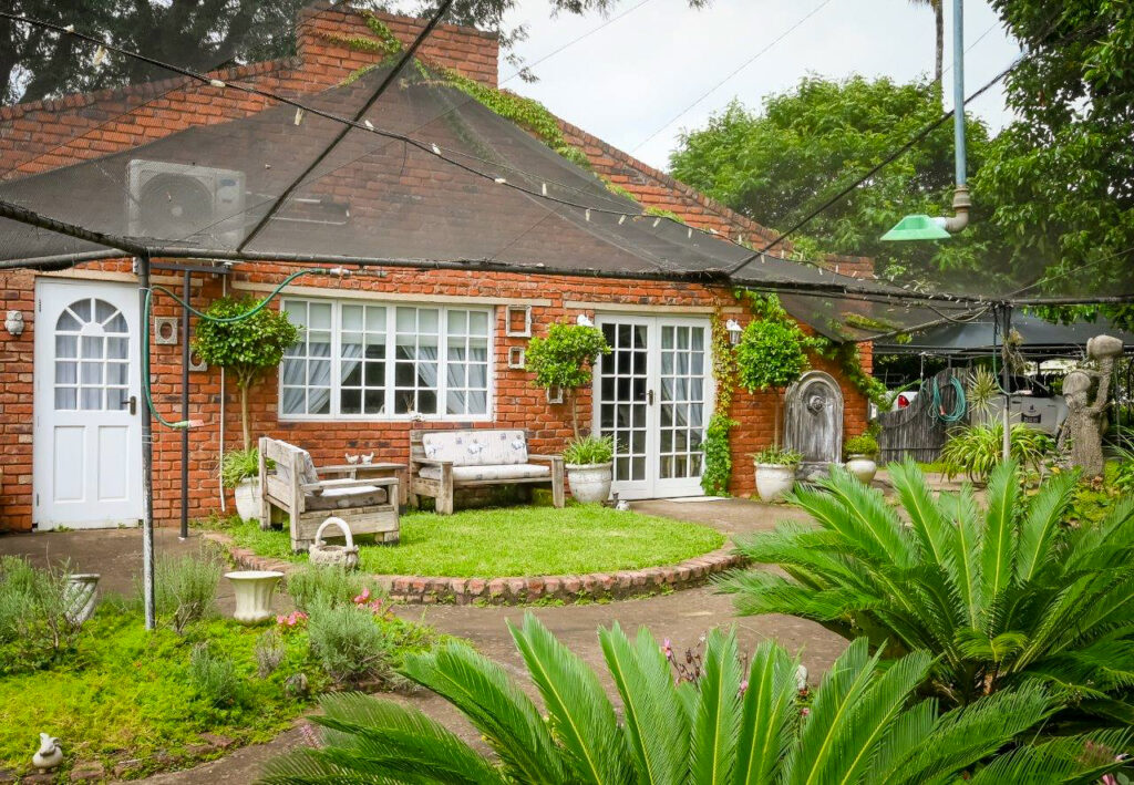 Rose & Ivy Cottages