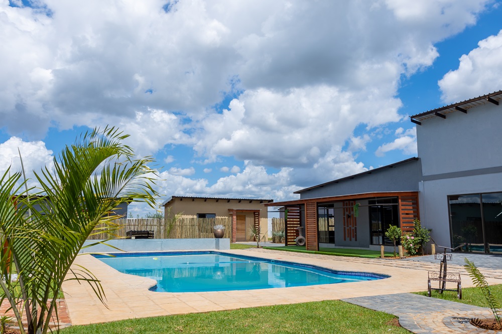 Tlatso Lifestyle & Accommodation in Pienaarsrivier nedersetting 2