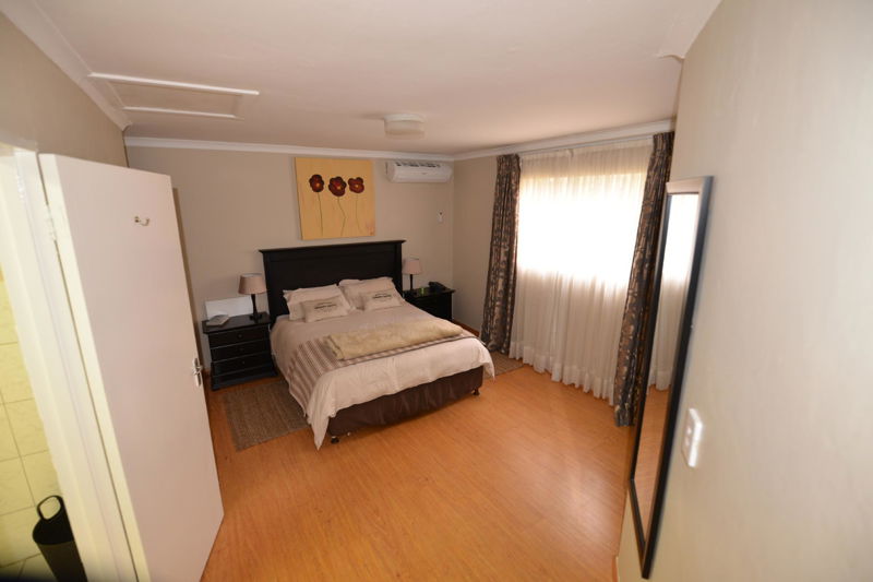 Attache Lodge